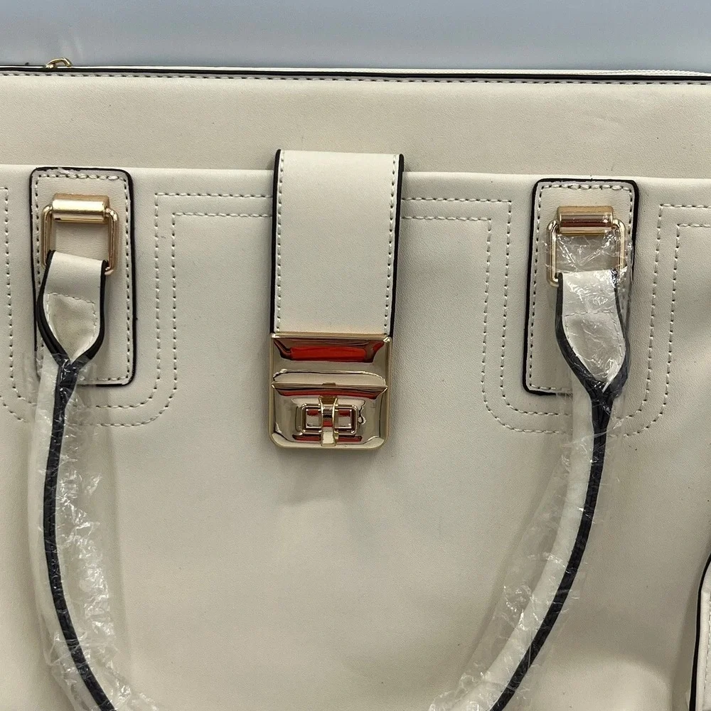 Di Vita Collection Satchel Handbag Womens Medium Cream Brand New Gold Hardware